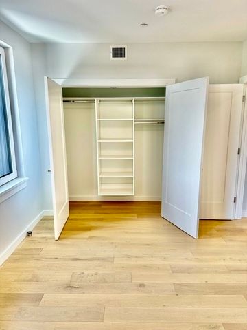 71 Bow St 302, Somerville, MA 02143