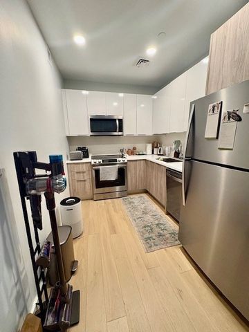 71 Bow St 302, Somerville, MA 02143