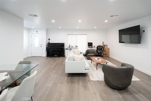 2848 N Frederic, Burbank, CA 91504