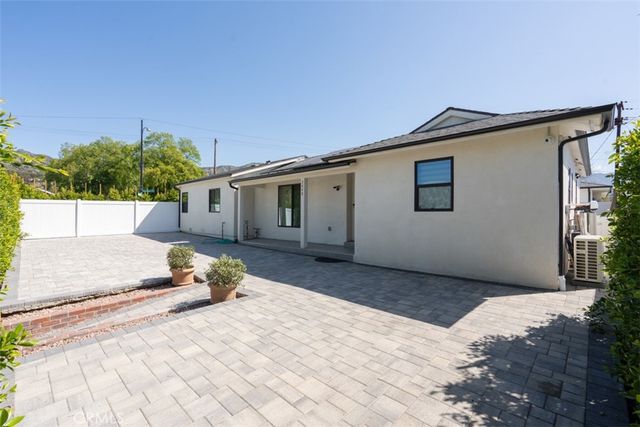 2848 N Frederic, Burbank, CA 91504
