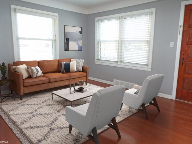 21102 Lancaster Street, Harper Woods, MI 48225