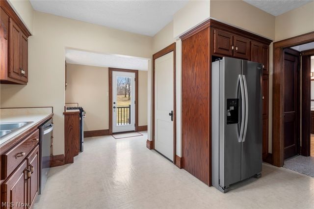 11725 Forty Corners Road NW, Massillon, OH 44646