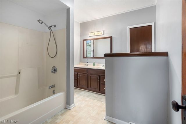 11725 Forty Corners Road NW, Massillon, OH 44646