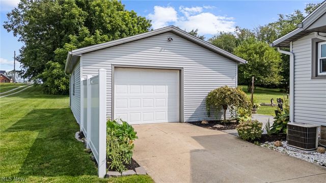 11725 Forty Corners Road NW, Massillon, OH 44646