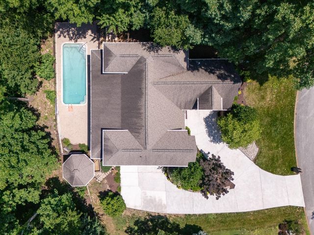 2011 Riverwood Drive, Hixson, TN 37343