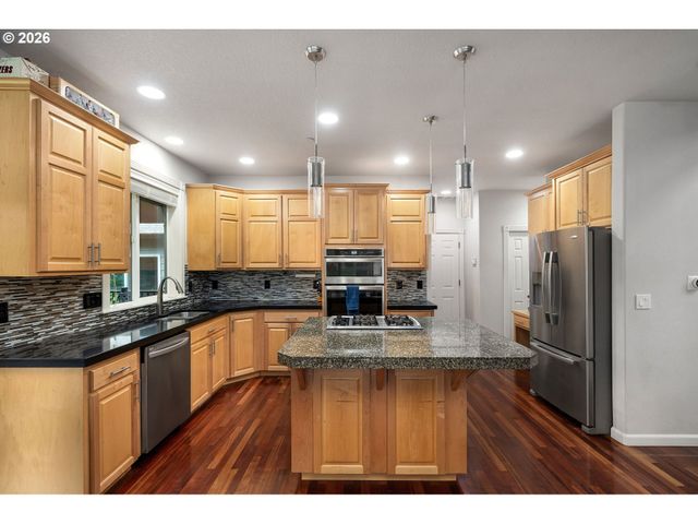 16110 TRAIL Dr, Oregon City, OR 97045