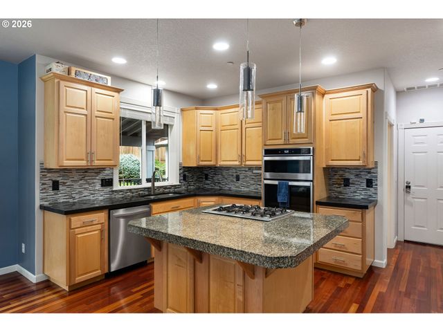 16110 TRAIL Dr, Oregon City, OR 97045