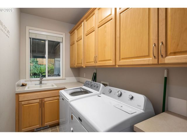 16110 TRAIL Dr, Oregon City, OR 97045