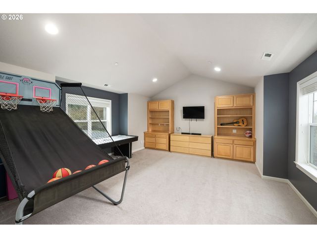 16110 TRAIL Dr, Oregon City, OR 97045