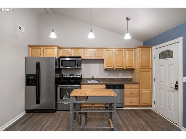 16110 TRAIL Dr, Oregon City, OR 97045