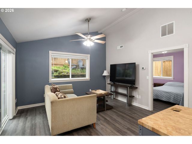 16110 TRAIL Dr, Oregon City, OR 97045