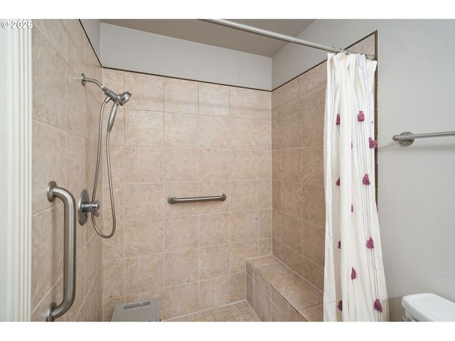 16110 TRAIL Dr, Oregon City, OR 97045