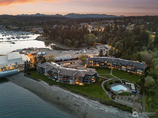 428 Harborview Drive SE, Bainbridge Island, WA 98110