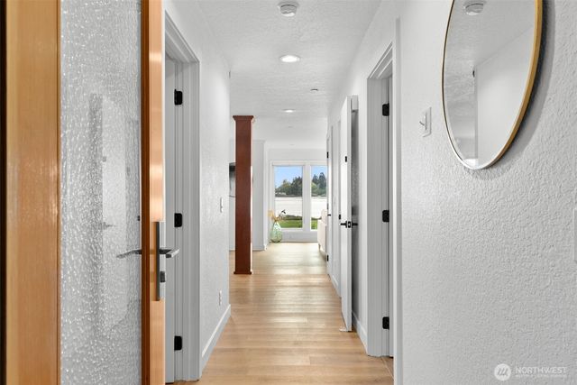 428 Harborview Drive SE, Bainbridge Island, WA 98110