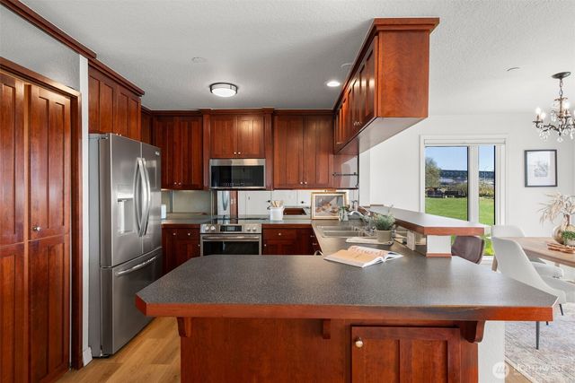 428 Harborview Drive SE, Bainbridge Island, WA 98110