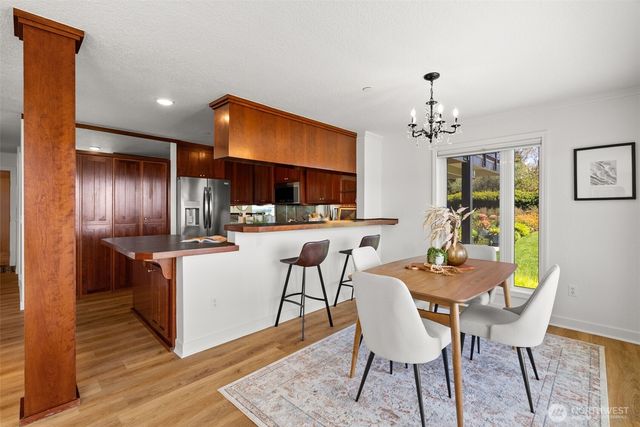 428 Harborview Drive SE, Bainbridge Island, WA 98110