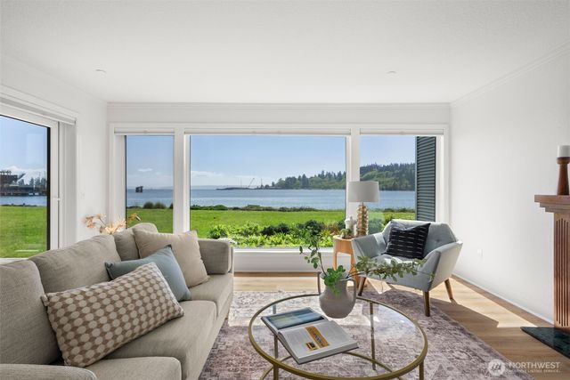 428 Harborview Drive SE, Bainbridge Island, WA 98110
