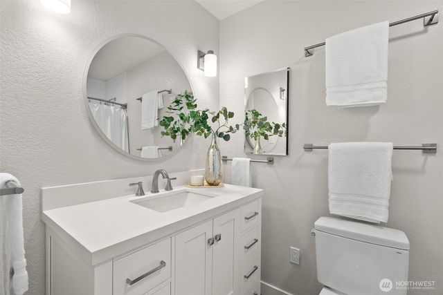 428 Harborview Drive SE, Bainbridge Island, WA 98110