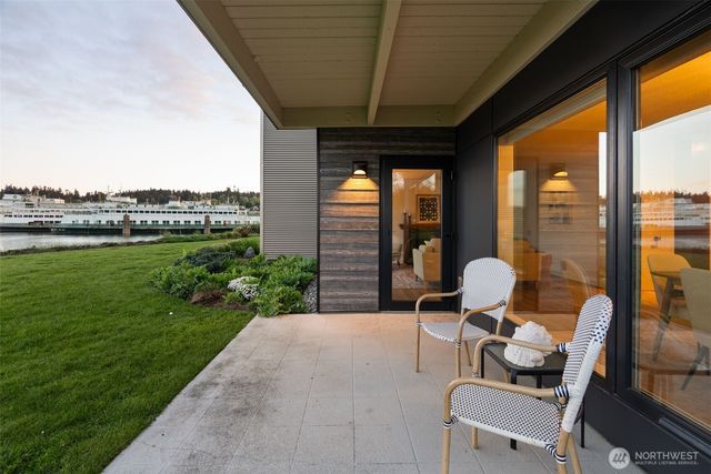 428 Harborview Drive SE, Bainbridge Island, WA 98110