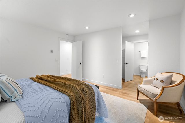 428 Harborview Drive SE, Bainbridge Island, WA 98110
