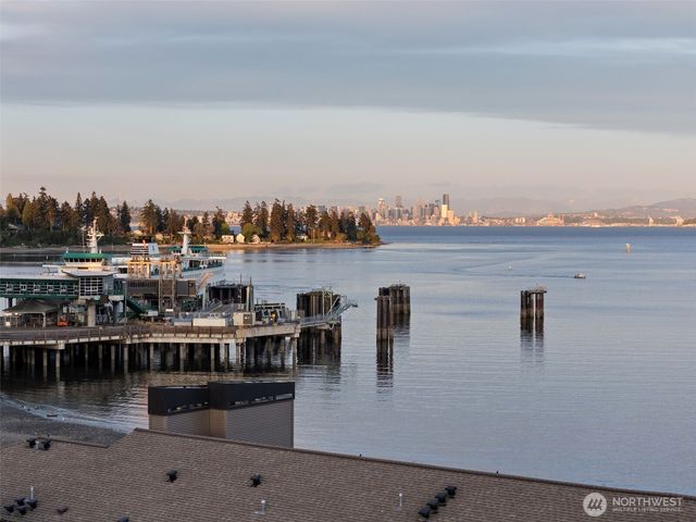 428 Harborview Drive SE, Bainbridge Island, WA 98110