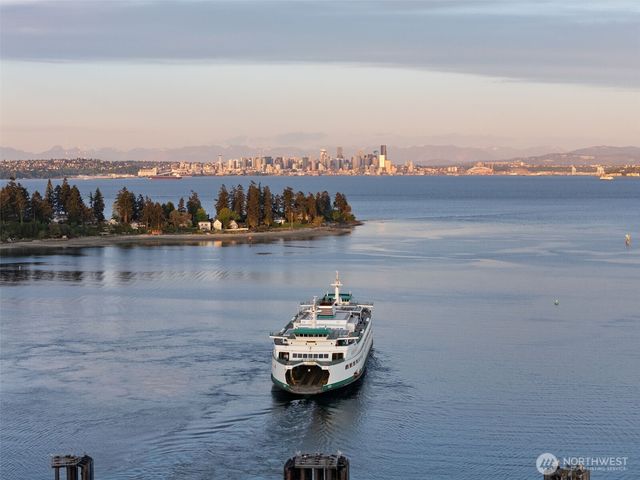 428 Harborview Drive SE, Bainbridge Island, WA 98110