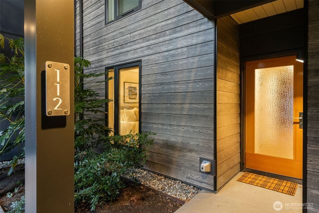 428 Harborview Drive SE, Bainbridge Island, WA 98110