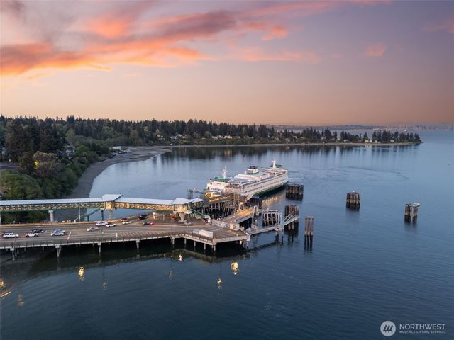 428 Harborview Drive SE, Bainbridge Island, WA 98110