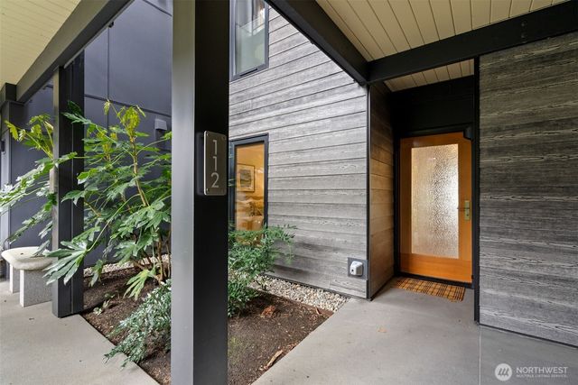 428 Harborview Drive SE, Bainbridge Island, WA 98110