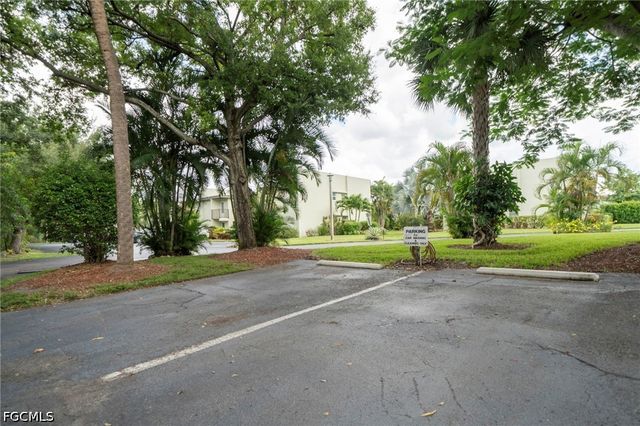 7400 College PKWY 61A, Fort Myers, FL 33907