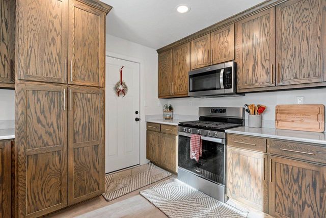 2144 E SHADY LANE, Neenah, WI 54956