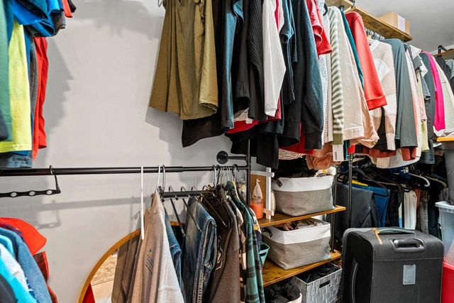 2144 E SHADY LANE, Neenah, WI 54956