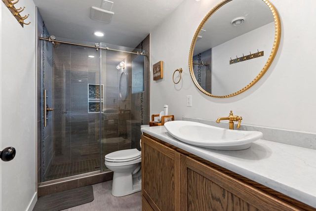 2144 E SHADY LANE, Neenah, WI 54956