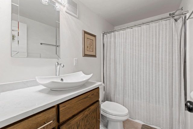 2144 E SHADY LANE, Neenah, WI 54956