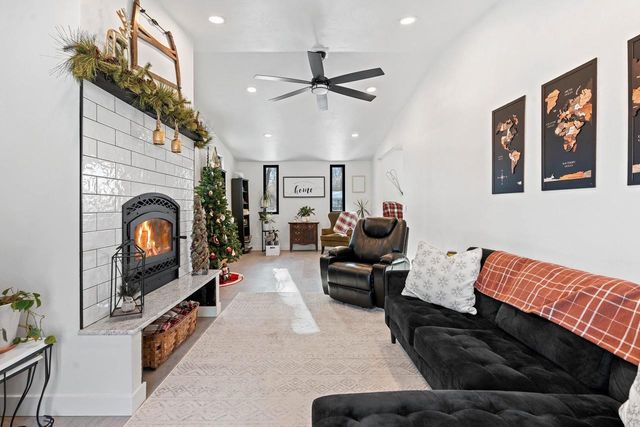 2144 E SHADY LANE, Neenah, WI 54956