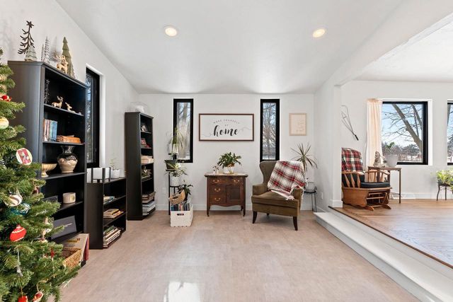 2144 E SHADY LANE, Neenah, WI 54956