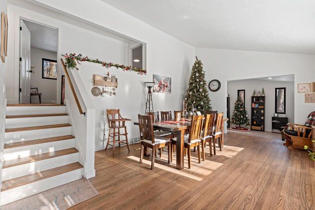 2144 E SHADY LANE, Neenah, WI 54956