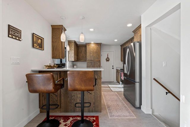 2144 E SHADY LANE, Neenah, WI 54956