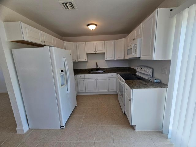 1605 W 10th, Riviera Beach, FL 33404