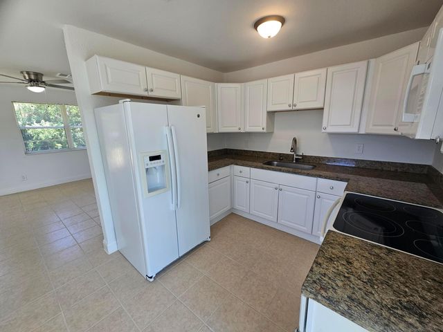 1605 W 10th, Riviera Beach, FL 33404