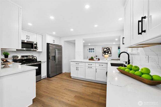 4846 S Kenny Street, Seattle, WA 98118