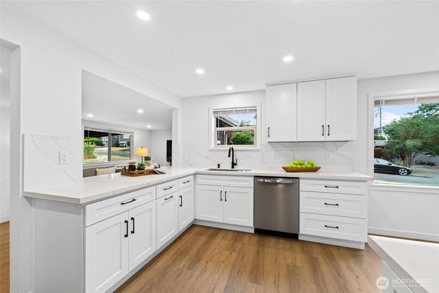 4846 S Kenny Street, Seattle, WA 98118