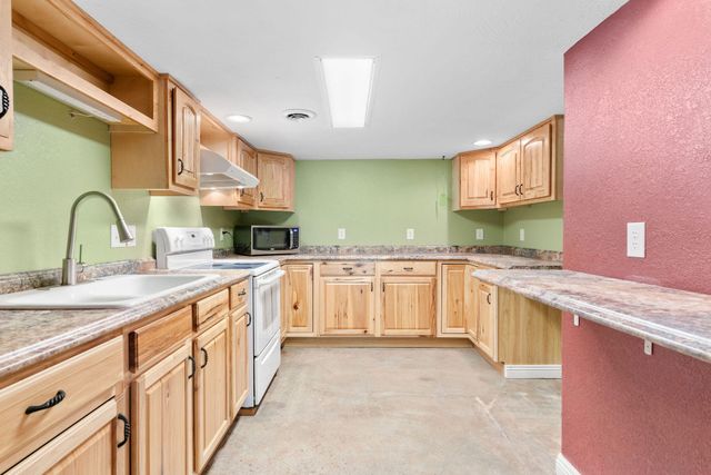 178 Garner Drive, Ozark, MO 65721