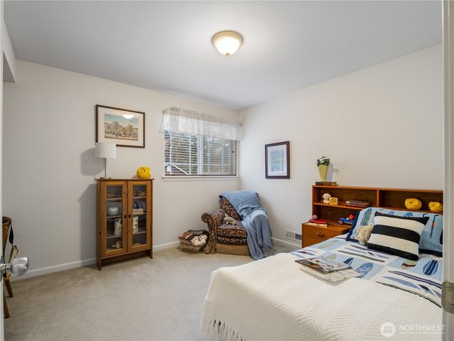 5710 61srt Avenue W, University Place, WA 98467