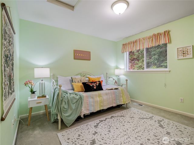 5710 61srt Avenue W, University Place, WA 98467