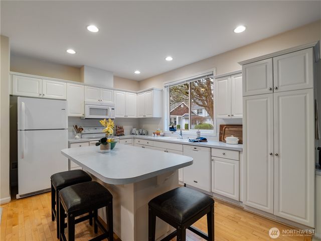 5710 61srt Avenue W, University Place, WA 98467