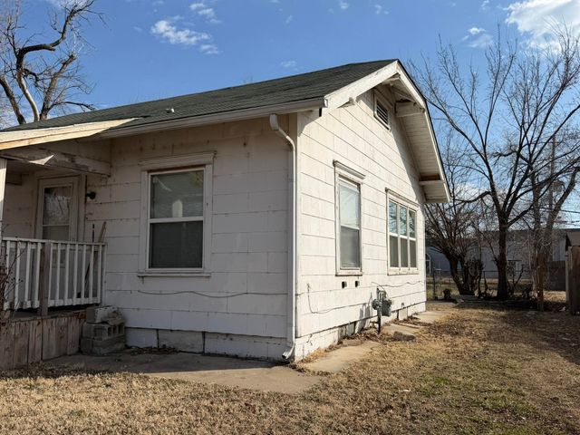 1306 S Santa Fe, Wichita, KS 67211