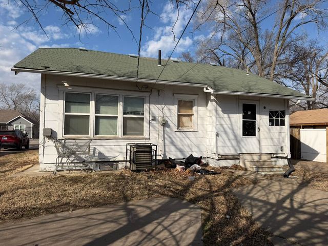 1306 S Santa Fe, Wichita, KS 67211