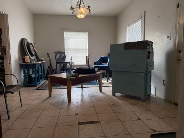 1306 S Santa Fe, Wichita, KS 67211