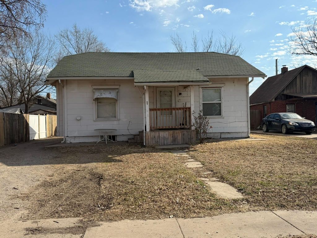 1306 S Santa Fe, Wichita, KS 67211